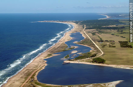 Laguna Garzón y Océano Atlántico - Punta del Este y balnearios cercanos - URUGUAY. Foto No. 8203