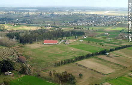 Campo deportivo del Liceo Francés. - Departamento de Canelones - URUGUAY. Foto No. 9584