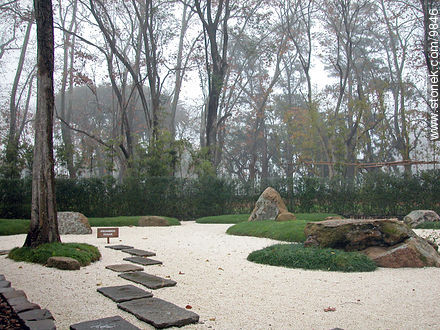 White stone garden - Department of Montevideo - URUGUAY. Photo #9846