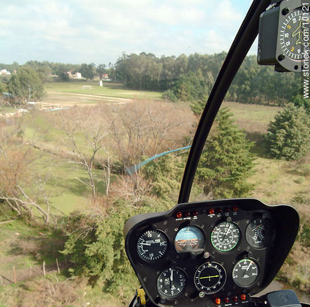Tablero de control y comandos de un helicóptero -  - IMÁGENES VARIAS. Foto No. 10121