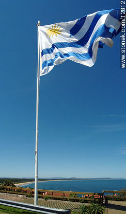 Bandera uruguaya - Punta del Este y balnearios cercanos - URUGUAY. Foto No. 12812