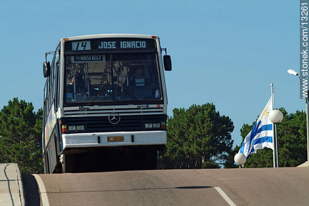 Ómnibus a José Ignacio - Punta del Este y balnearios cercanos - URUGUAY. Foto No. 13261
