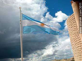 Argentinian flag. - Province of Buenos Aires - ARGENTINA. Photo #3011