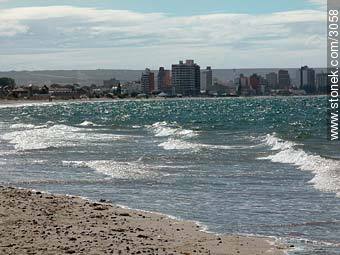 Puerto Madryn en el Golfo Nuevo - Provincia de Chubut - ARGENTINA. Foto No. 3058