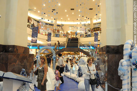 Blue Christmas in Punta Carretas Shopping mall - Department of Montevideo - URUGUAY. Photo #28211
