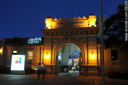 Entrada al Shopping de Punta Carretas - Departamento de Montevideo - URUGUAY. Foto No. 28223