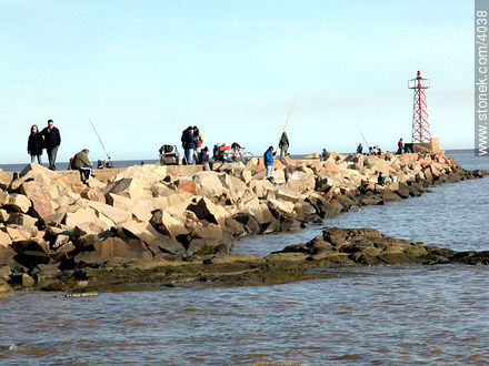 Breakwater. - Department of Montevideo - URUGUAY. Photo #4038