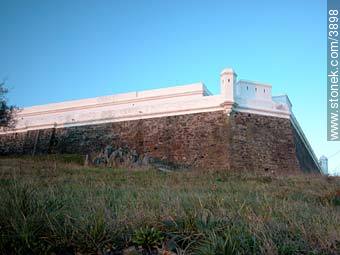 Exterior of the fortress. - Department of Montevideo - URUGUAY. Photo #3898