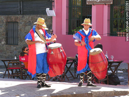 Representaciones de candombe para los turistas - Departamento de Colonia - URUGUAY. Foto No. 22281