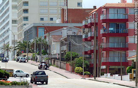 Calle 25 - Punta del Este y balnearios cercanos - URUGUAY. Foto No. 10860