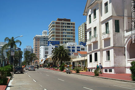 20th Street - Punta del Este and its near resorts - URUGUAY. Photo #27187
