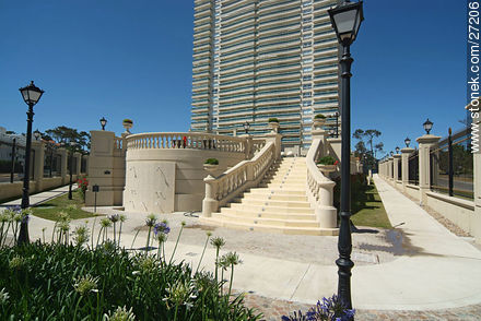 Le Jardin tower - Punta del Este and its near resorts - URUGUAY. Photo #27206