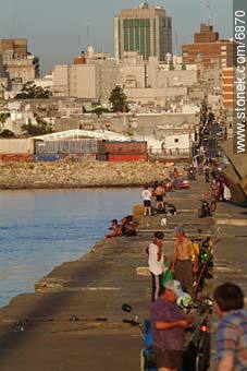 Sarandi breakwater - Department of Montevideo - URUGUAY. Photo #6870