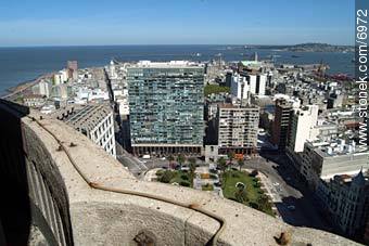 Vista desde el Palacio Salvo - Departamento de Montevideo - URUGUAY. Foto No. 6972