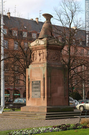 Monumento al General Desaix (1800) en la rambla Fustel de Coulanges - Región de Alsacia - FRANCIA. Foto No. 29081