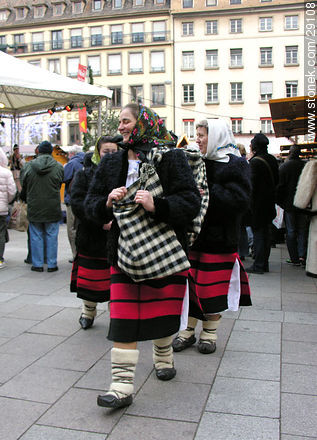 Festejos de la semana de Rumania en la plaza Gutenberg - Región de Alsacia - FRANCIA. Foto No. 29108