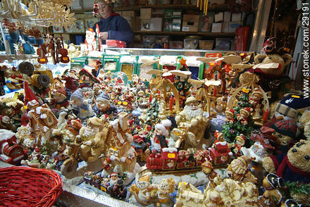 Christmas fair in Strasbourg. - Region of Alsace - FRANCE. Photo #29191