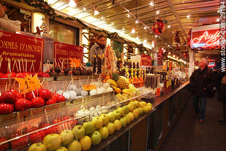 Feria de Navidad en Estrasburgo. Frutas. - Región de Alsacia - FRANCIA. Foto No. 29194