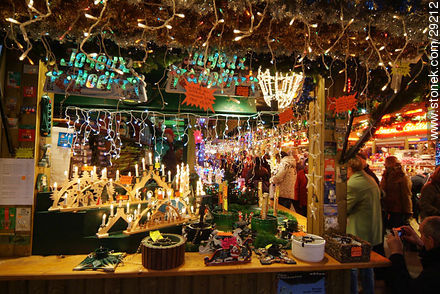 Feria de Navidad en Estrasburgo. Velas y luces. - Región de Alsacia - FRANCIA. Foto No. 29212