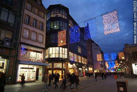 Rue des Grandes Arcades adornada de Navidad - Región de Alsacia - FRANCIA. Foto No. 29223