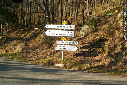 Desvíos a ruta D42 a Thannenkirch, Liepvre, Ste. Marie aux Mines, Kintzheim y Selestat - Región de Alsacia - FRANCIA. Foto No. 27938