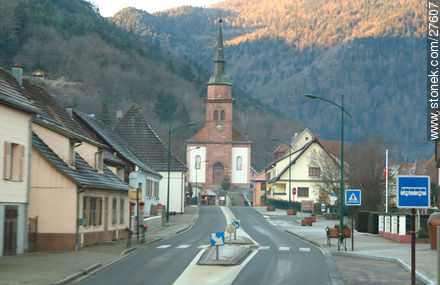Fellering. Pequeño pueblo en Alsacia en la cordillera de los Vosgos - Región de Alsacia - FRANCIA. Foto No. 27607