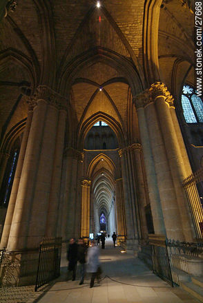 Corredor de la Catedral de Reims. -  - FRANCIA. Foto No. 27668