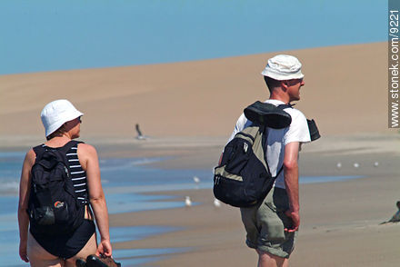 Turistas en Cabo Polonio - Departamento de Rocha - URUGUAY. Foto No. 9221