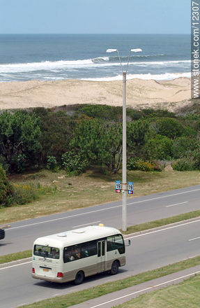 Micro de transporte de pasajeros - Punta del Este y balnearios cercanos - URUGUAY. Foto No. 12307