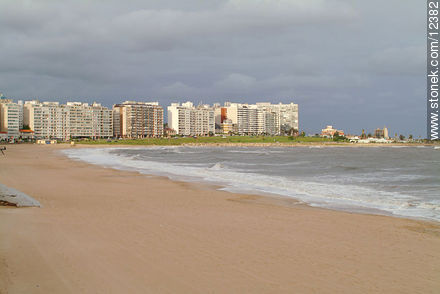 Playa Pocitos - Departamento de Montevideo - URUGUAY. Foto No. 12382