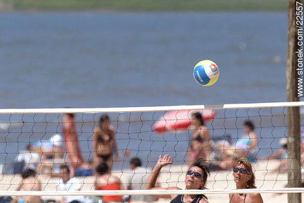 Voleibol en la playa - Departamento de Montevideo - URUGUAY. Foto No. 22557