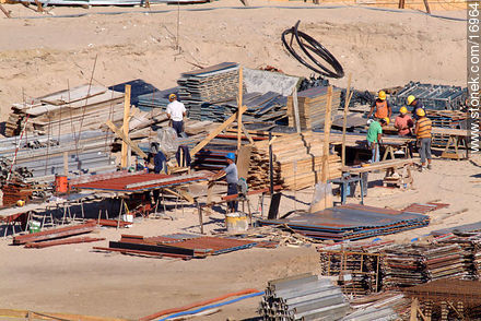 Obras de construcción del año 2006 - Punta del Este y balnearios cercanos - URUGUAY. Foto No. 16964