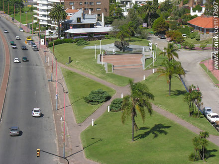 Plaza Armenia. - Departamento de Montevideo - URUGUAY. Foto No. 17697