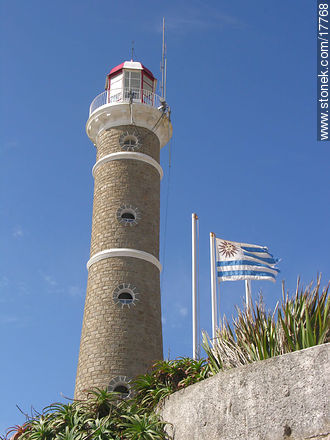 Faro de José Ignacio y bandera uruguaya - Punta del Este y balnearios cercanos - URUGUAY. Foto No. 17768