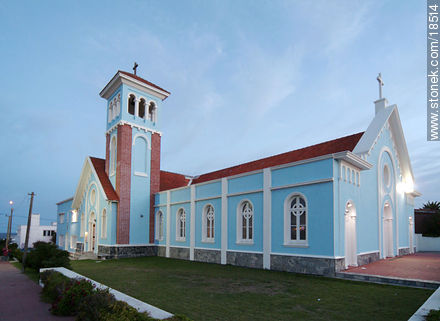 Parroquia de Santa María de la Candelaria - Punta del Este y balnearios cercanos - URUGUAY. Foto No. 18514