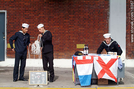 ¿Nudos de marinero? - Departamento de Montevideo - URUGUAY. Foto No. 16367