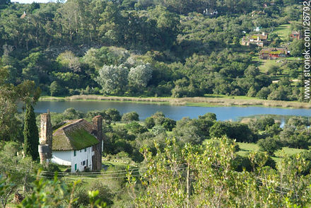 Lago de Villa Serrana - Departamento de Lavalleja - URUGUAY. Foto No. 26792