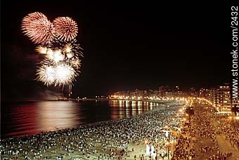 Fireworks in Pocitos. - Department of Montevideo - URUGUAY. Photo #2432