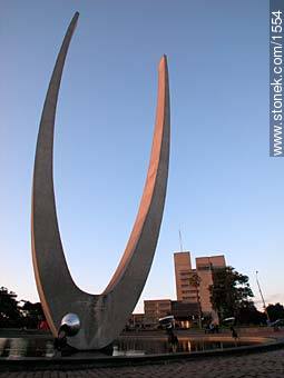 Monument to Luis Batlle Berres. - Department of Montevideo - URUGUAY. Photo #1554