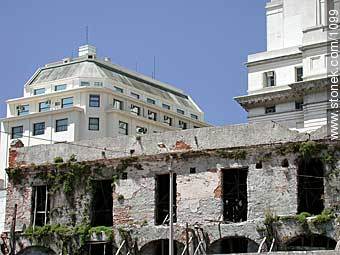 Ciudad Vieja. Ruinas a restaurar - Departamento de Montevideo - URUGUAY. Foto No. 1099