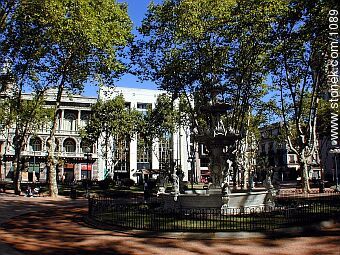 Plaza Matriz (Matriz square) - Department of Montevideo - URUGUAY. Photo #1089