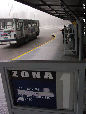Terminal de ómnibus de la Plaza Independencia (2005) - Departamento de Montevideo - URUGUAY. Foto No. 26643