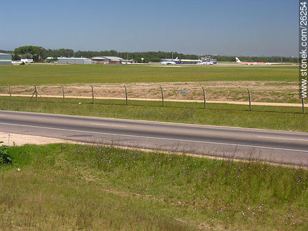 Ruta 101 Aeropuerto Carrasco - Departamento de Canelones - URUGUAY. Foto No. 26254