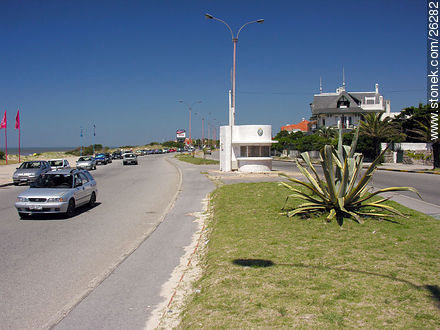 Rambla Tomás Berreta - Departamento de Montevideo - URUGUAY. Foto No. 26282