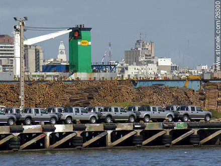 Puerto de Montevideo - Departamento de Montevideo - URUGUAY. Foto No. 26300