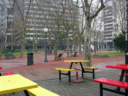 Plaza Constitución - Departamento de Montevideo - URUGUAY. Foto No. 14752