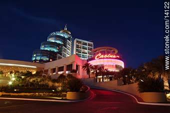 Hotel y casino Conrad al atardecer - Punta del Este y balnearios cercanos - URUGUAY. Foto No. 14122