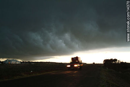 Tormenta de verano en Punta Negra - Departamento de Maldonado - URUGUAY. Foto No. 14370