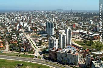 Rambla Armenia y 26 de Marzo. World Trace Center Montevideo. Torres Nauticas. Torre Caelus. Montevid - Department of Montevideo - URUGUAY. Photo #5147