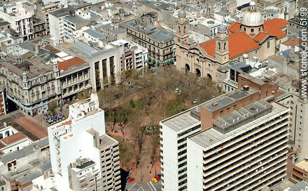 Plaza Matriz (Constitución) en la Ciudad Vieja. Ministerio de Transporte y Obras Públicas. - Departamento de Montevideo - URUGUAY. Foto No. 5199